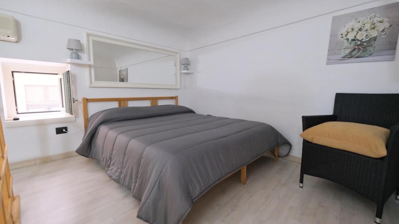 Monolocale Porta Napoli Apartment Brindisi Luaran gambar