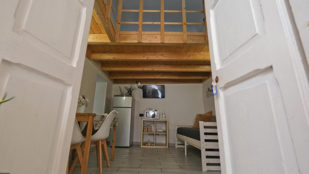 Monolocale Porta Napoli Apartment Brindisi Luaran gambar
