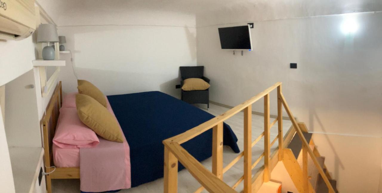 Monolocale Porta Napoli Apartment Brindisi Luaran gambar