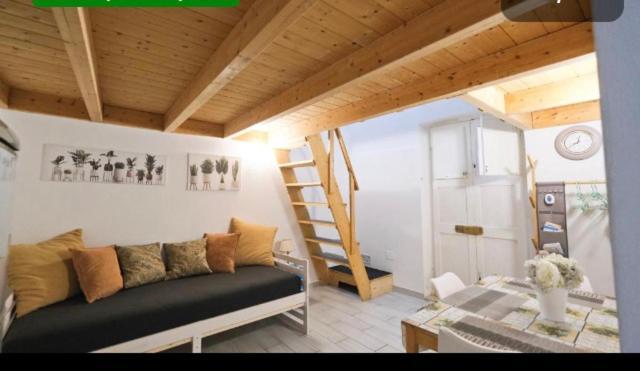 Monolocale Porta Napoli Apartment Brindisi Luaran gambar
